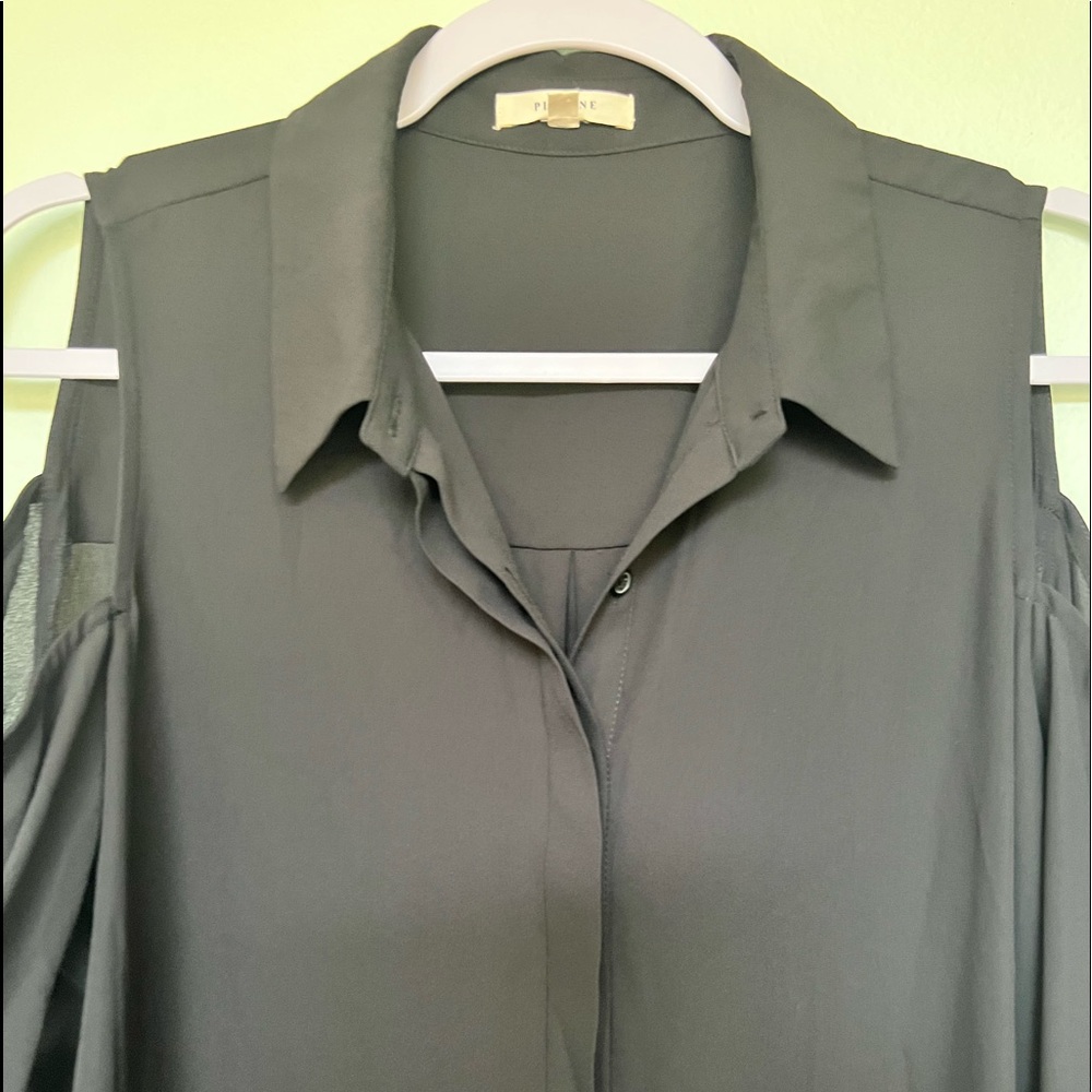 Beautiful shirt long sleeve shirt new no tag